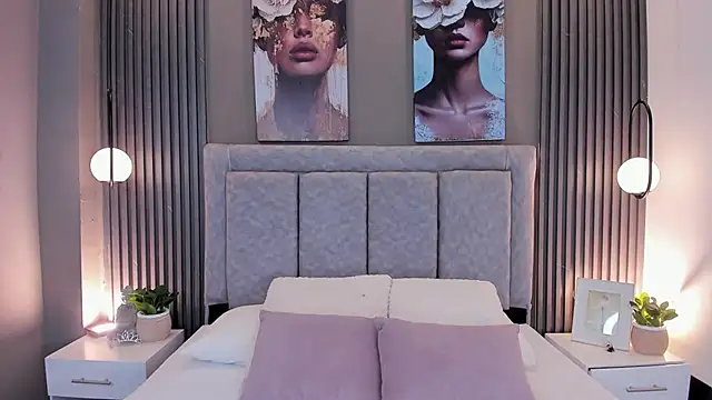 GiannaColling1 online show from October 14, 2025, 12:50 pm