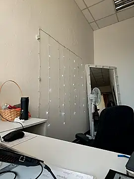 Snapshot of Juicy_PeachLux chatting on October 8, 2025, 5:53 am Juicy PeachLux online show from October 8, 2025, 5:53 am