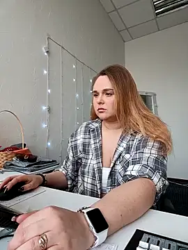 Snapshot of Juicy_PeachLux chatting on October 9, 2025, 9:32 am Juicy PeachLux online show from October 9, 2025, 9:32 am