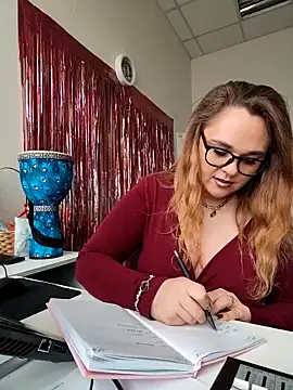 Snapshot of Juicy_PeachLux chatting on November 16, 2025, 7:46 am Juicy PeachLux online show from November 16, 2025, 7:46 am