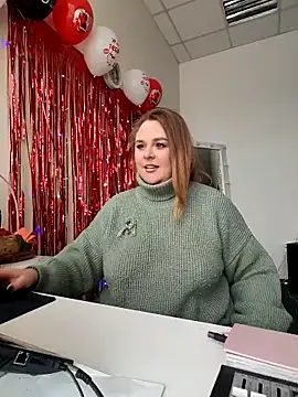 Juicy PeachLux online show from February 25, 2026, 5:51 am