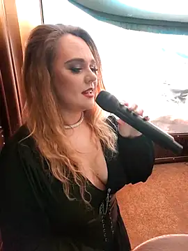 Snapshot of Juicy_PeachLux chatting on November 7, 2025, 3:05 pm Juicy PeachLux online show from November 7, 2025, 3:05 pm