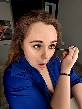 Juicy PeachLux online show from March 14, 2026, 7:03 am