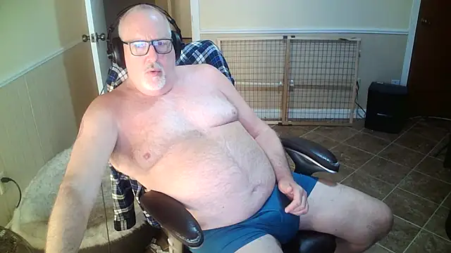 Snapshot of superbearboss chatting on October 21, 2025, 2:44 am superbearboss online show from October 21, 2025, 2:44 am