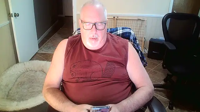 Snapshot of superbearboss chatting on October 22, 2025, 2:27 pm superbearboss online show from October 22, 2025, 2:27 pm