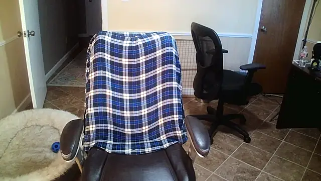 Snapshot of superbearboss chatting on October 29, 2025, 2:05 pm superbearboss online show from October 29, 2025, 2:05 pm