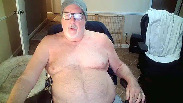 Snapshot of superbearboss chatting on November 3, 2025, 1:58 pm superbearboss online show from November 3, 2025, 1:58 pm