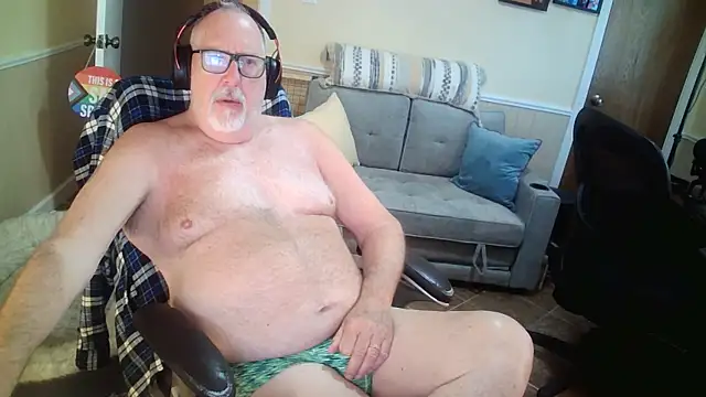 superbearboss online show from May 16, 2026, 4:50 pm