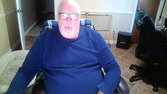 Snapshot of superbearboss chatting on October 31, 2025, 2:02 pm superbearboss online show from October 31, 2025, 2:02 pm