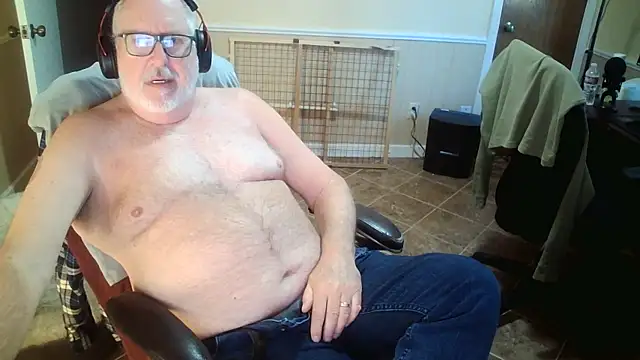 Snapshot of superbearboss chatting on November 25, 2025, 6:08 pm superbearboss online show from November 25, 2025, 6:08 pm