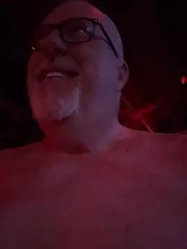 Snapshot of superbearboss chatting on July 18, 2026, 4:32 am superbearboss online show from July 18, 2026, 4:32 am