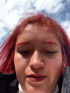 Karina Leon online show from December 19, 2025, 6:54 pm