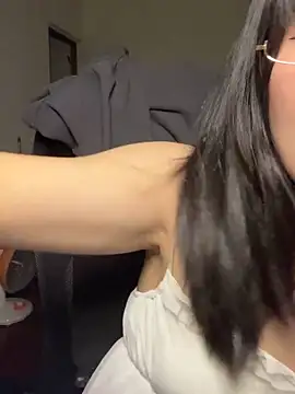 Snapshot of 214Jun chatting on December 4, 2025, 5:23 pm 214Jun online show from December 4, 2025, 5:23 pm