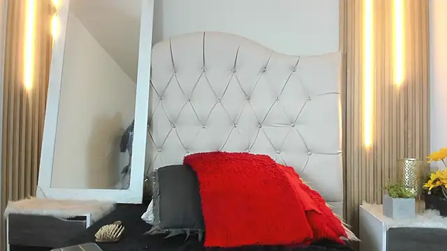 Alexa Bravva online show from October 7, 2025, 4:46 am