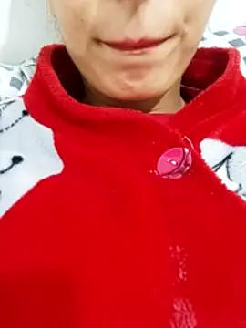 Snapshot of saraaxx1 chatting on November 15, 2025, 10:19 am saraaxx1 online show from November 15, 2025, 10:19 am