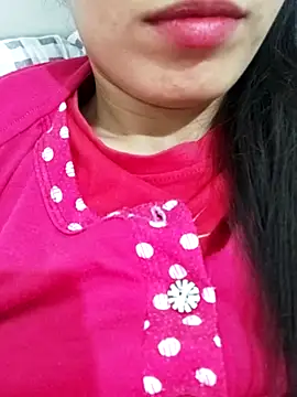 Snapshot of saraaxx1 chatting on November 13, 2025, 9:24 am saraaxx1 online show from November 13, 2025, 9:24 am