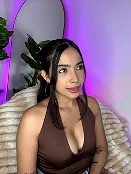  Emily Thompson  online show from November 16, 2025, 3:00 am