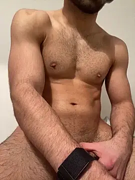 Snapshot of LucianDraven chatting on April 7, 2026, 8:10 pm LucianDraven online show from April 7, 2026, 8:10 pm