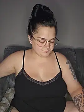 Snapshot of Saucy-Serenity chatting on July 12, 2026, 10:32 pm Saucy-Serenity online show from July 12, 2026, 10:32 pm