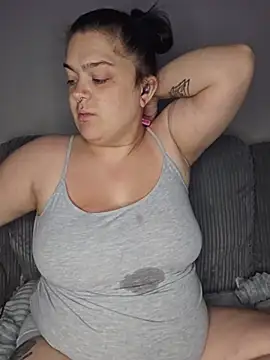 Snapshot of Saucy-Serenity chatting on July 10, 2026, 10:54 pm Saucy-Serenity online show from July 10, 2026, 10:54 pm