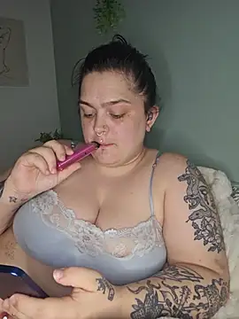 Snapshot of Saucy-Serenity chatting on June 24, 2026, 9:56 pm Saucy-Serenity online show from June 24, 2026, 9:56 pm