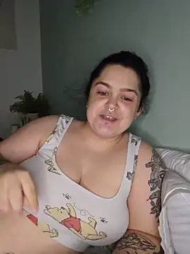 Snapshot of Saucy-Serenity chatting on June 21, 2026, 10:15 pm Saucy-Serenity online show from June 21, 2026, 10:15 pm