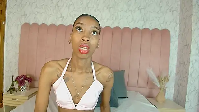 Snapshot of SCARLHETTBROWN chatting on May 22, 2026, 1:53 pm SCARLHETTBROWN online show from May 22, 2026, 1:53 pm