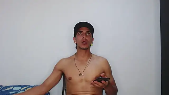 Monkey uchiha777 online show from November 3, 2025, 11:52 pm