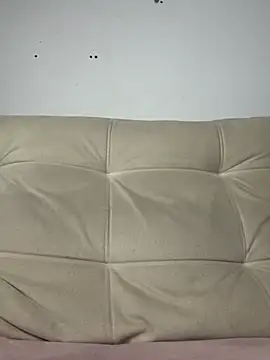 Snapshot of Elen chatting on July 3, 2026, 10:44 am Elen online show from July 3, 2026, 10:44 am