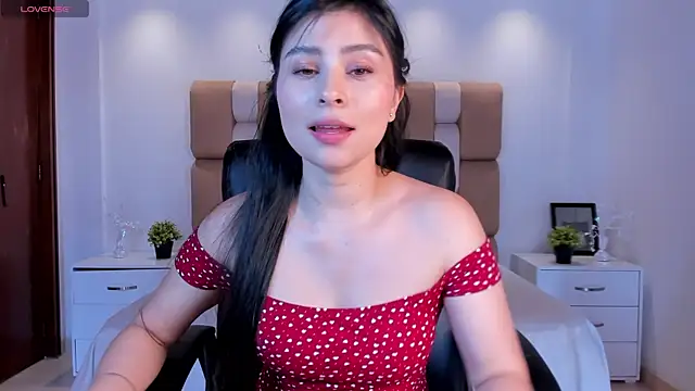 Catalina Santhana online show from September 17, 2025, 6:32 pm