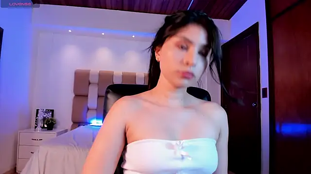 Catalina Santhana online show from March 14, 2025, 10:49 pm