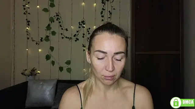 Snapshot of Kiss_julli88I chatting on October 27, 2025, 6:31 pm Kiss julli88I online show from October 27, 2025, 6:31 pm