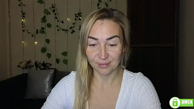 Snapshot of Kiss_julli88I chatting on November 9, 2025, 6:23 pm Kiss julli88I online show from November 9, 2025, 6:23 pm