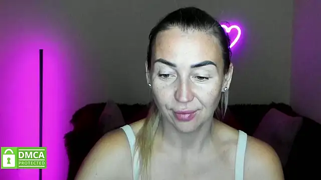 Snapshot of Kiss_julli88I chatting on October 15, 2025, 5:32 pm Kiss julli88I online show from October 15, 2025, 5:32 pm