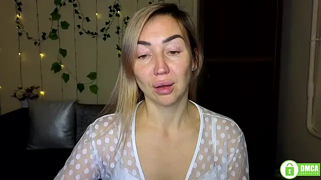 Snapshot of Kiss_julli88I chatting on December 4, 2025, 6:29 pm Kiss julli88I online show from December 4, 2025, 6:29 pm