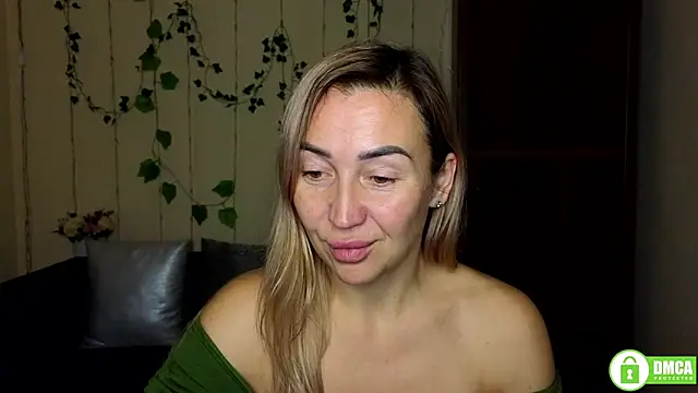 Snapshot of Kiss_julli88I chatting on December 2, 2025, 6:31 pm Kiss julli88I online show from December 2, 2025, 6:31 pm