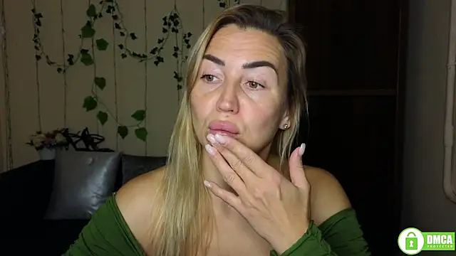 Snapshot of Kiss_julli88I chatting on November 11, 2025, 6:25 pm Kiss julli88I online show from November 11, 2025, 6:25 pm