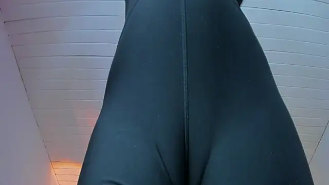 Snapshot of MaddyCrofft chatting on March 20, 2025, 2:21 pm MaddyCrofft online show from March 20, 2025, 2:21 pm