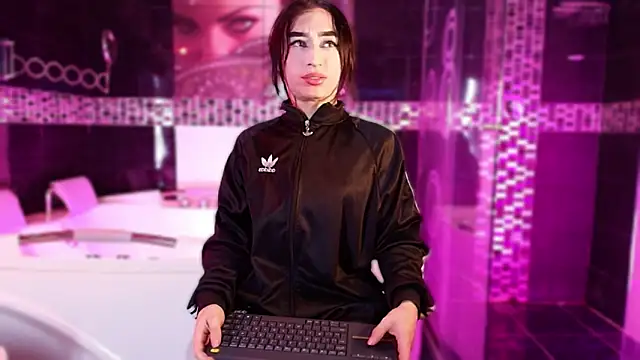 Small Hot19 online show from February 20, 2026, 10:39 am