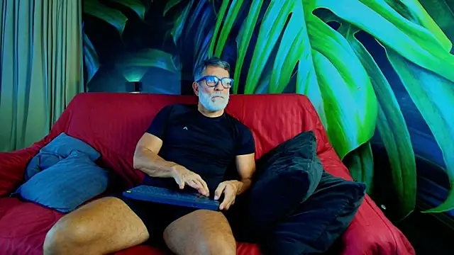 LukeCrews online show from September 30, 2025, 7:20 pm