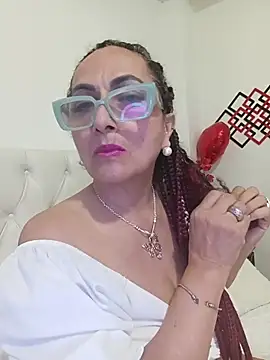 AlessandraLeroy online show from July 5, 2026, 12:37 am
