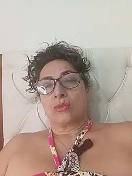 AlessandraLeroy online show from July 12, 2026, 1:28 am