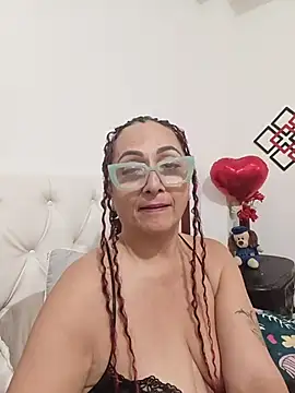 AlessandraLeroy online show from June 28, 2026, 4:24 pm