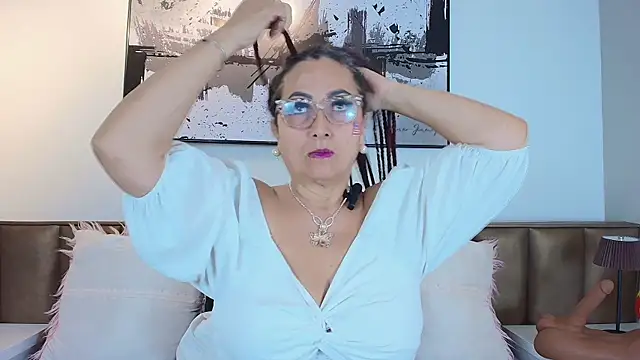 AlessandraLeroy online show from July 4, 2026, 12:32 pm