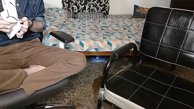 NaughtyThrouple007 online show from December 14, 2025, 10:21 am