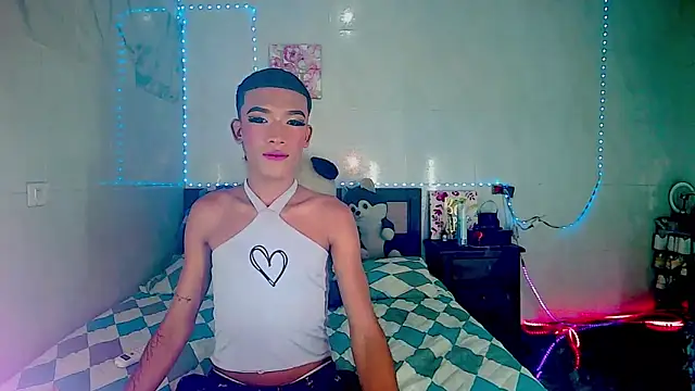 KimberlyXtreme online show from October 30, 2025, 4:04 pm