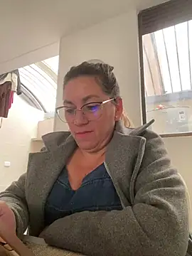 Snapshot of Luna-nevada chatting on June 16, 2026, 2:28 pm Luna-nevada online show from June 16, 2026, 2:28 pm