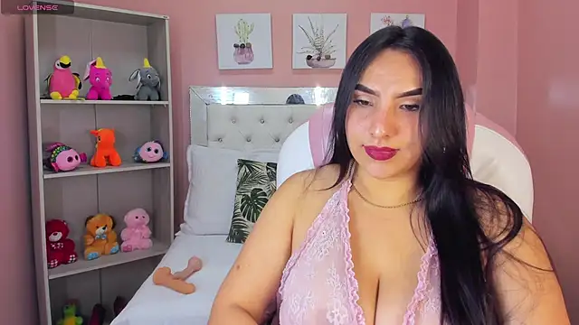 Sophie Grays  online show from April 27, 2026, 3:21 pm