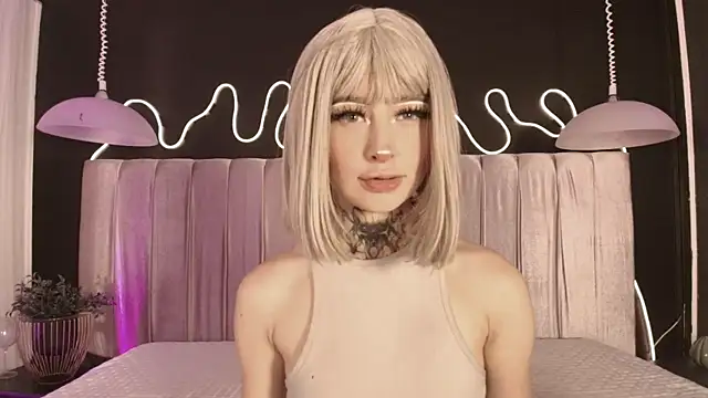 Snapshot of Zhally_Dee chatting on February 17, 2026, 7:33 pm Zhally Dee online show from February 17, 2026, 7:33 pm