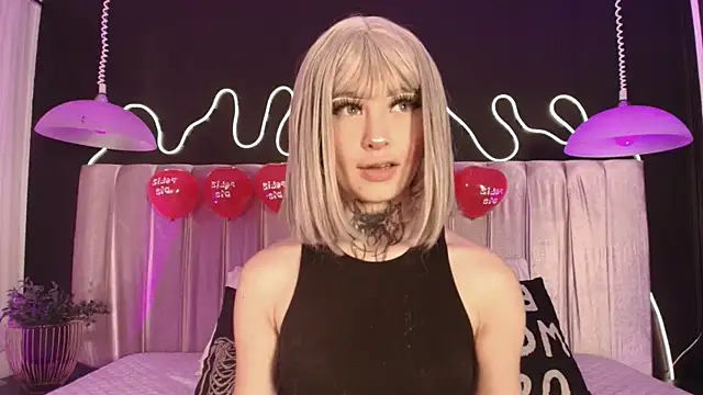 Snapshot of Zhally_Dee chatting on February 14, 2026, 7:36 pm Zhally Dee online show from February 14, 2026, 7:36 pm